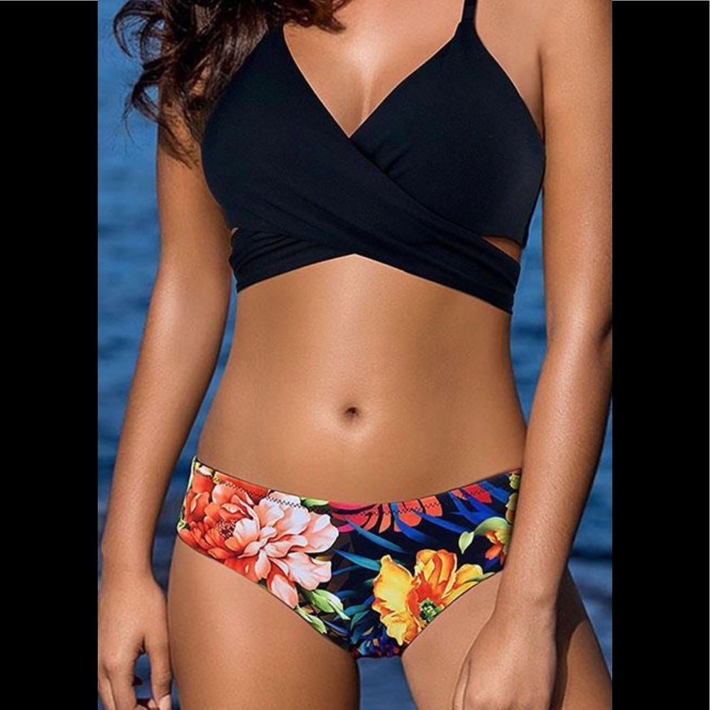 Brand new modern flower print bikini